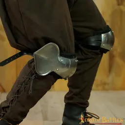 15th century knee cops with roundels - Celtic Webmerchant