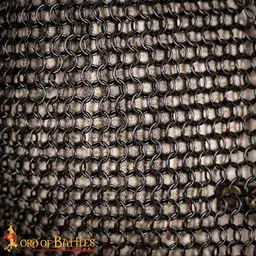 Hauberk med slids, sort, uden nitter 10 mm - Celtic Webmerchant