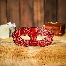 Leather mask Nessa, red - Celtic Webmerchant