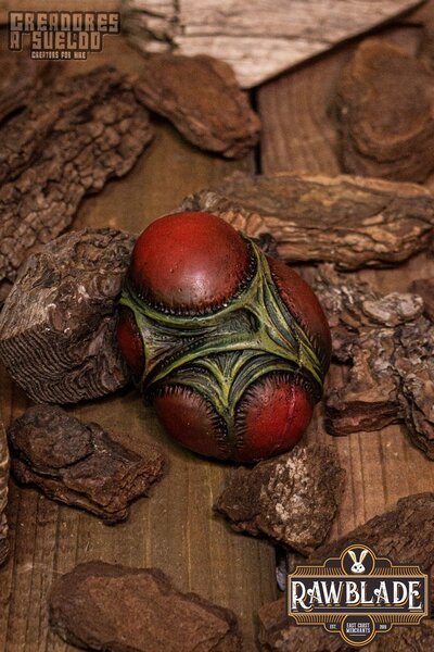Eldritch Egg - Green/Red - Celtic Webmerchant