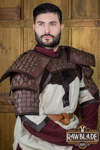 Evan Förstärkta Pauldrons - Brun - Celtic Webmerchant