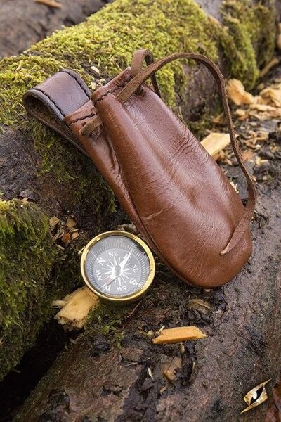 Brújula con funda de piel. - Celtic Webmerchant