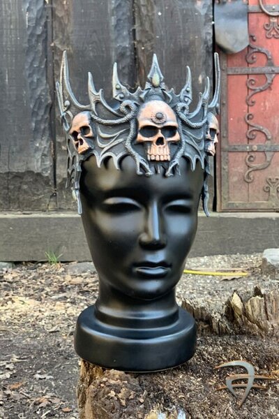 Latex tiara med skalle - Celtic Webmerchant