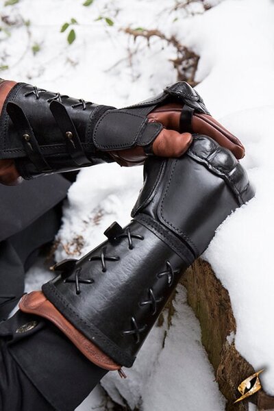 Leather gauntlet, Left Hand - Celtic Webmerchant