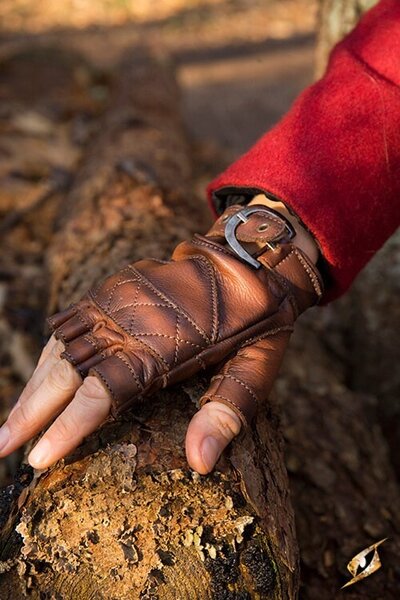 Fingerlösa handskar i läder, bruna - Celtic Webmerchant