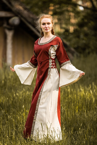 Kjole Cleena creme-rød - Celtic Webmerchant
