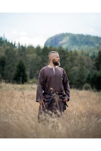Keltisk tunika Finn mörkbrun - Celtic Webmerchant