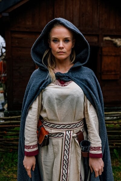Medieval cloak Karen grey - Celtic Webmerchant