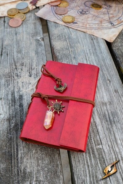 Pirate Diary Red - Celtic Webmerchant