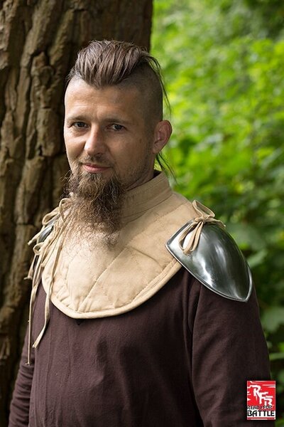 RFB Polstret krave med papyroner, beige M/L - Celtic Webmerchant