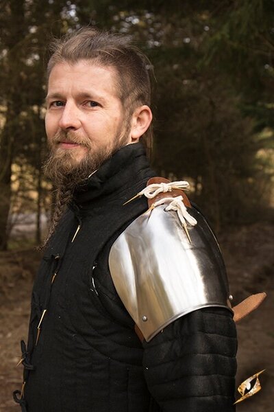 Épaulières Churburg, poli - Celtic Webmerchant