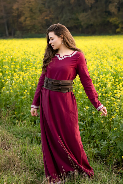 Vroegmiddeleeuwse jurk Aelswith, rood - Celtic Webmerchant