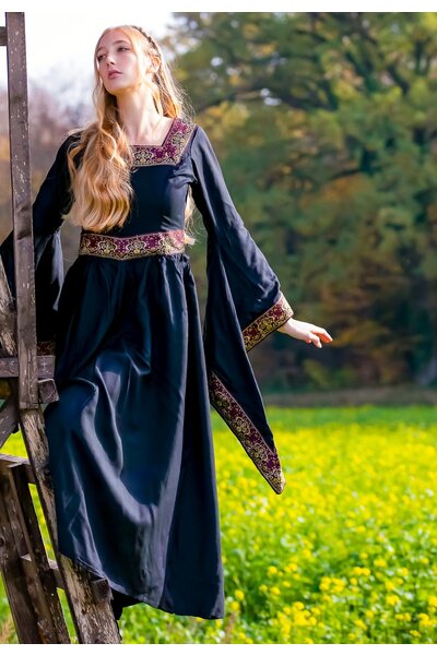 Medieval dress Borgia, black - Celtic Webmerchant