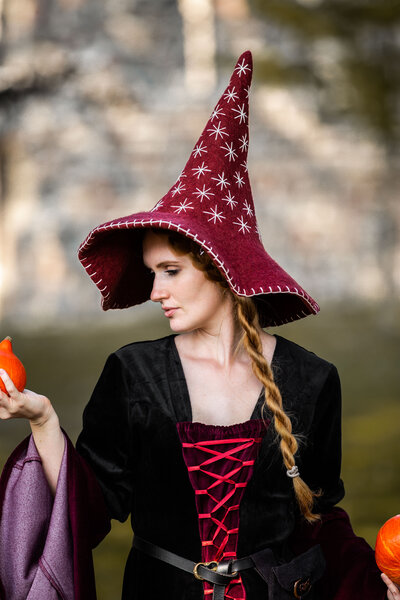 Sombrero de bruja con estrellas, rojo - Celtic Webmerchant