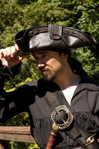 Tricorn Blackbeard, sort - Celtic Webmerchant