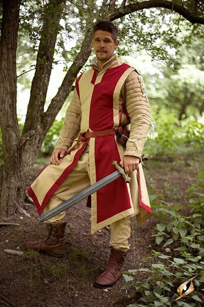 Tabard Geoffrey, beige-red - Celtic Webmerchant