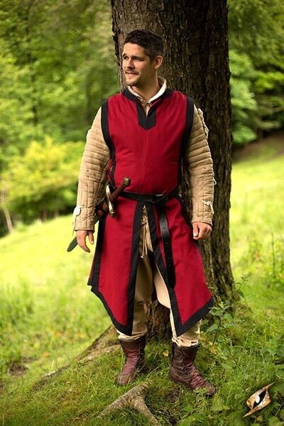 Tabard Geoffrey, rød - Celtic Webmerchant