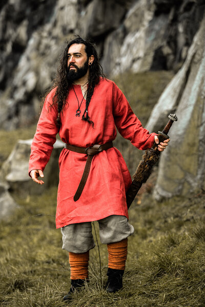Túnica vikinga lino halvar, rojo - Celtic Webmerchant