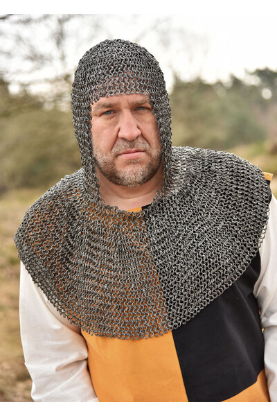 Coif mit eckigem Ausschnitt, Rundringe - Rundnieten, 8 mm - Celtic Webmerchant