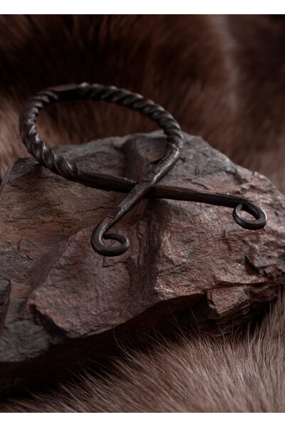 Iron troll cross, twisted - Celtic Webmerchant