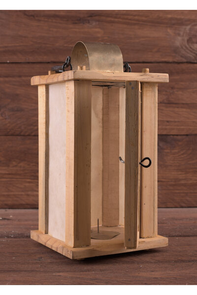 Træ lanterne med pergament vinduer - Celtic Webmerchant