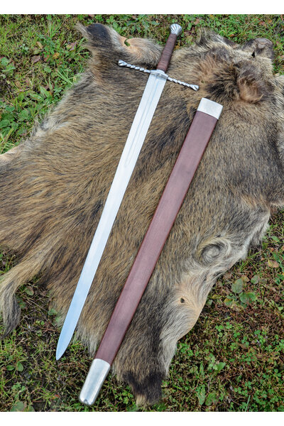 Hand-and-a-half sword Oakeshott type XVa - Celtic Webmerchant