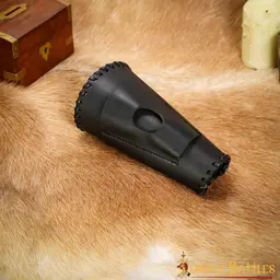 Læderfyrer med knivholder, sort - Celtic Webmerchant