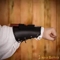 Leather bracer with knife holder, black - Celtic Webmerchant