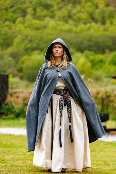 Wool cloak Felis, grey - Celtic Webmerchant