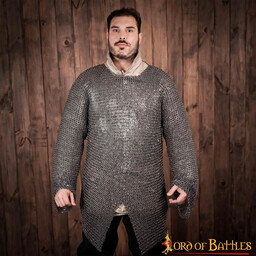 Hauberk mit Schlitz, flache Ringe, runde Nieten 9 mm - Celtic Webmerchant