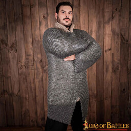 Hauberk met split, platte ringen, ronde klinknagels 9 mm - Celtic Webmerchant