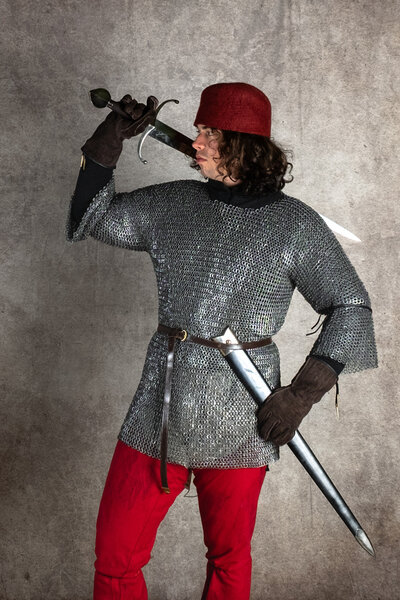 Haubergeon, blandet, flade ringe, kileformede nitter 8 mm - Celtic Webmerchant