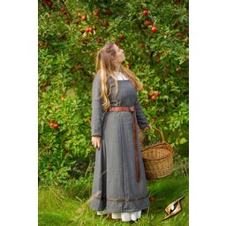 Mittelalterkleid Estrid mit Fischgrätenmuster, naturgrau - Celtic Webmerchant