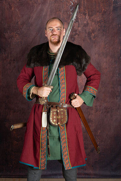 Vikingo bordado Kaftan, rojo azul - Celtic Webmerchant