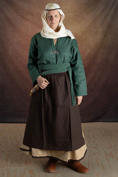 Schort Alianor, bruin - Celtic Webmerchant