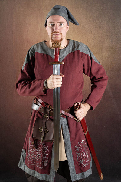 Embroidered Norgaard tunic - Celtic Webmerchant
