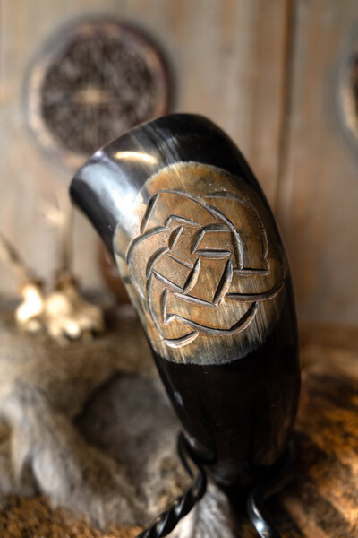 Celtic drinking horn with knot motif - Celtic Webmerchant