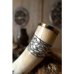 Corno per bere Freya con supporto in pelle - Celtic Webmerchant