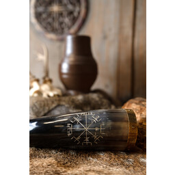 Cuerno para beber con vegvisir y adornos de latón - Celtic Webmerchant
