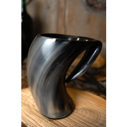 Horn mug with triquitra - Celtic Webmerchant