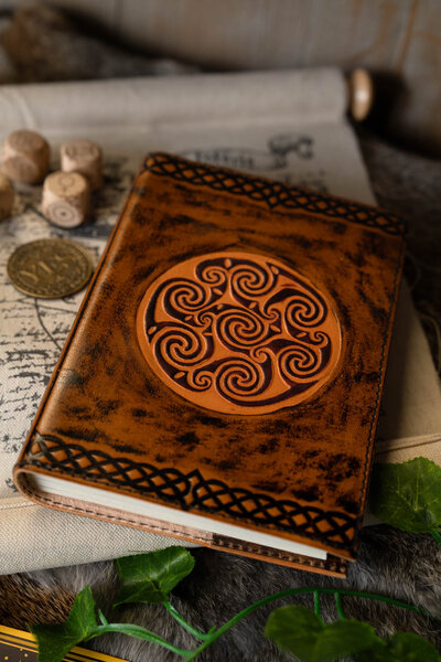 Libro de cuero celta - Celtic Webmerchant