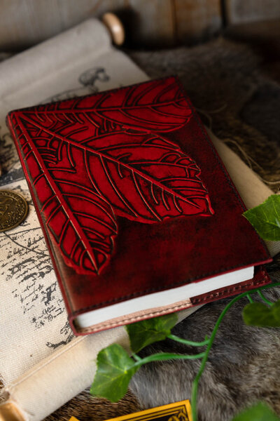 Leather Diary autumn leaf - Celtic Webmerchant