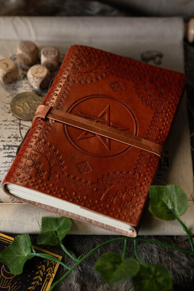 Journal en cuir pentagramme - Celtic Webmerchant