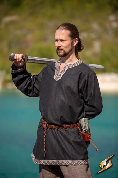 Tunique Hilmar, chevrons, noir - Celtic Webmerchant