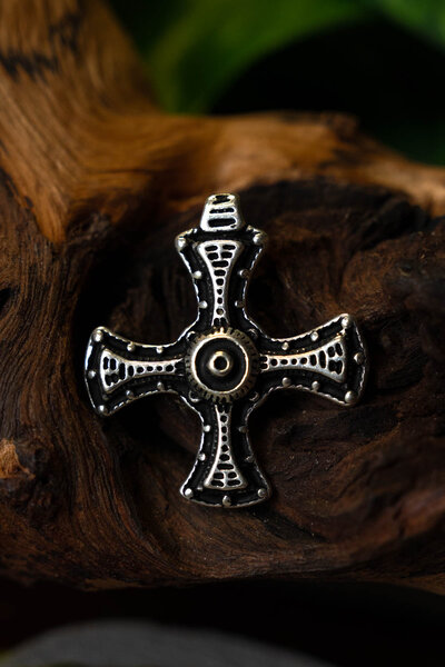 Cuthbert Kreuz, versilbert - Celtic Webmerchant