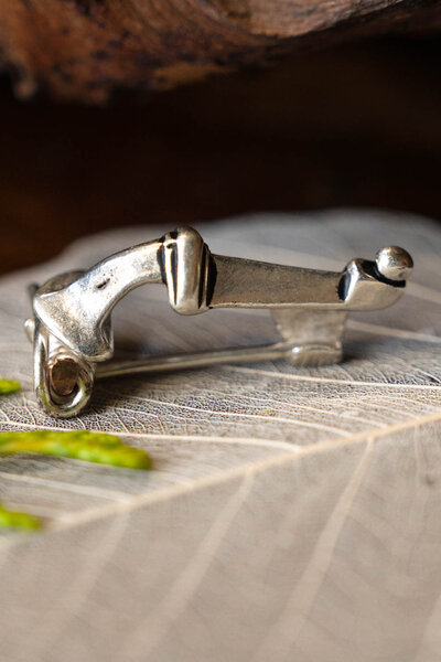 Crossbow fibula limefrugter (40-70 e.Kr.), forsølvede - Celtic Webmerchant