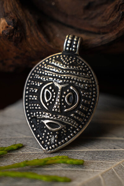 Wikinger-Maskenamulett Gotland, versilbert - Celtic Webmerchant