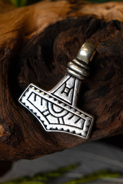 Gotland Thorshamer, verzilverd - Celtic Webmerchant