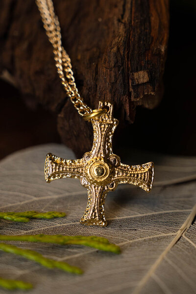 Cuthbert von Lindisfarne Kreuz vergoldet Zinn - Celtic Webmerchant