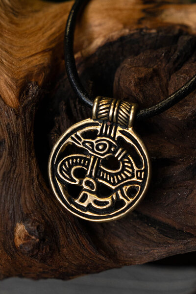 9: e århundradet Birka amulett, brons - Celtic Webmerchant